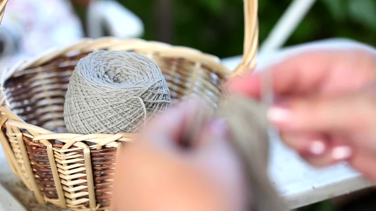 Stock Video Hands Knitting With Big Needles Animated Wallpaper - Free Download