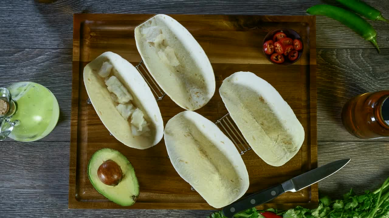 Video Stock Preparing Fish Tacos With Chilli Live Wallpaper Free - Free Download