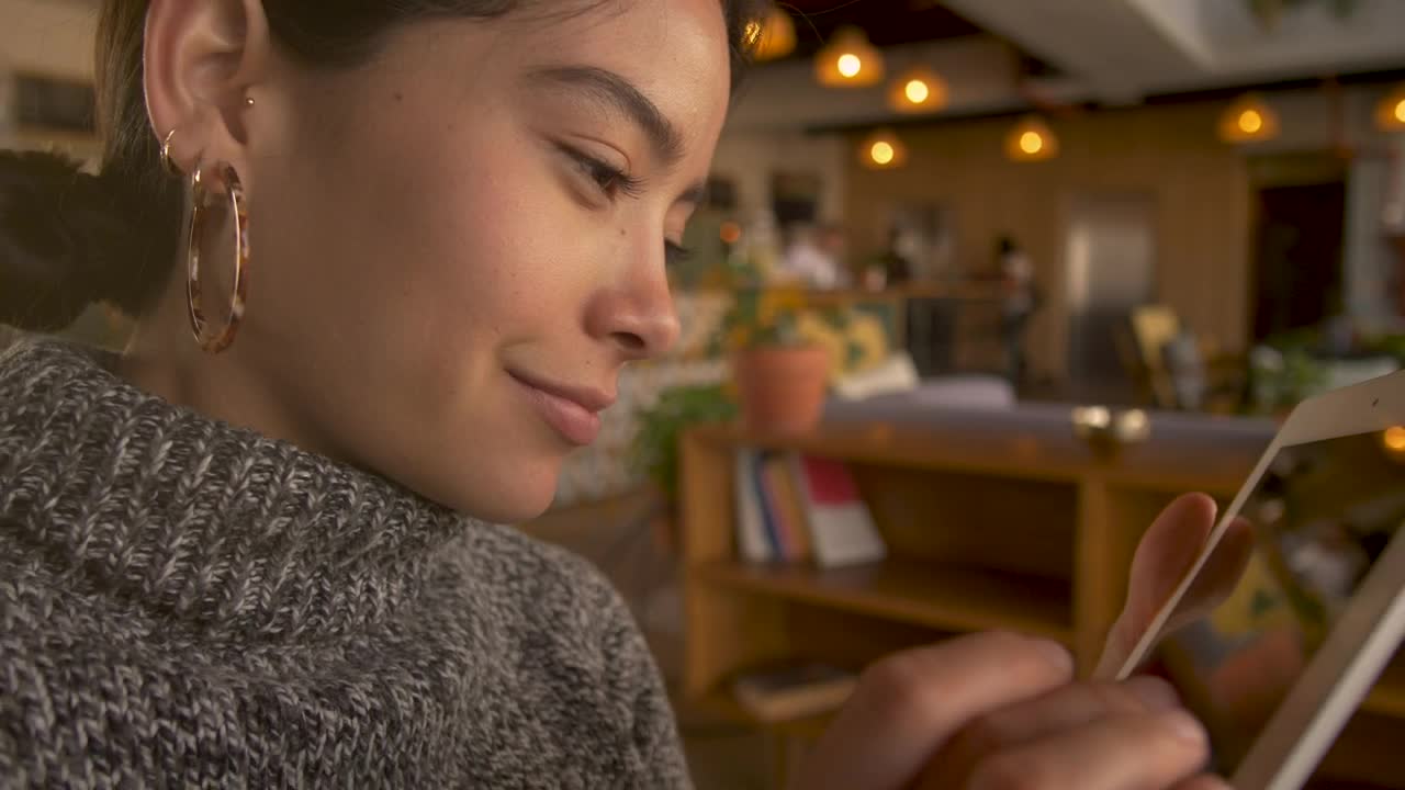 Stock Video Girl Seeing Her Tablet Live Wallpaper For PC - Free Download