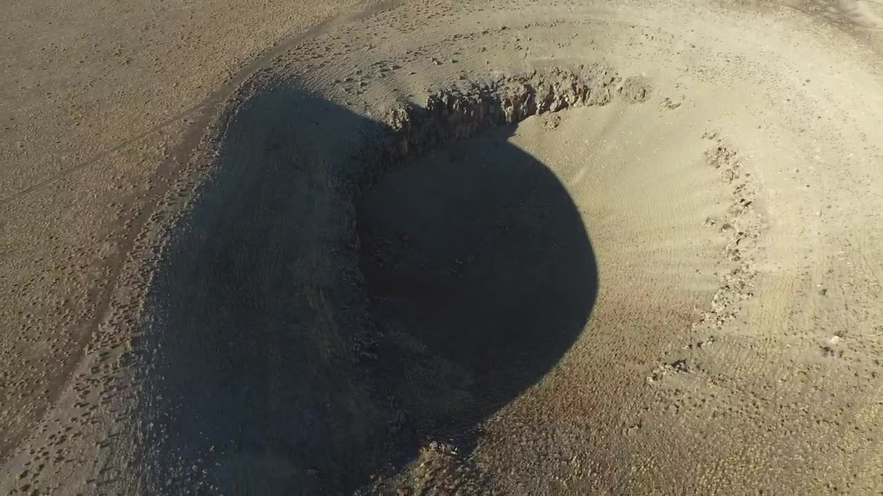 Stock Video Meteor Sinkhole In The Dry Plai Animated Wallpaper - Free Download