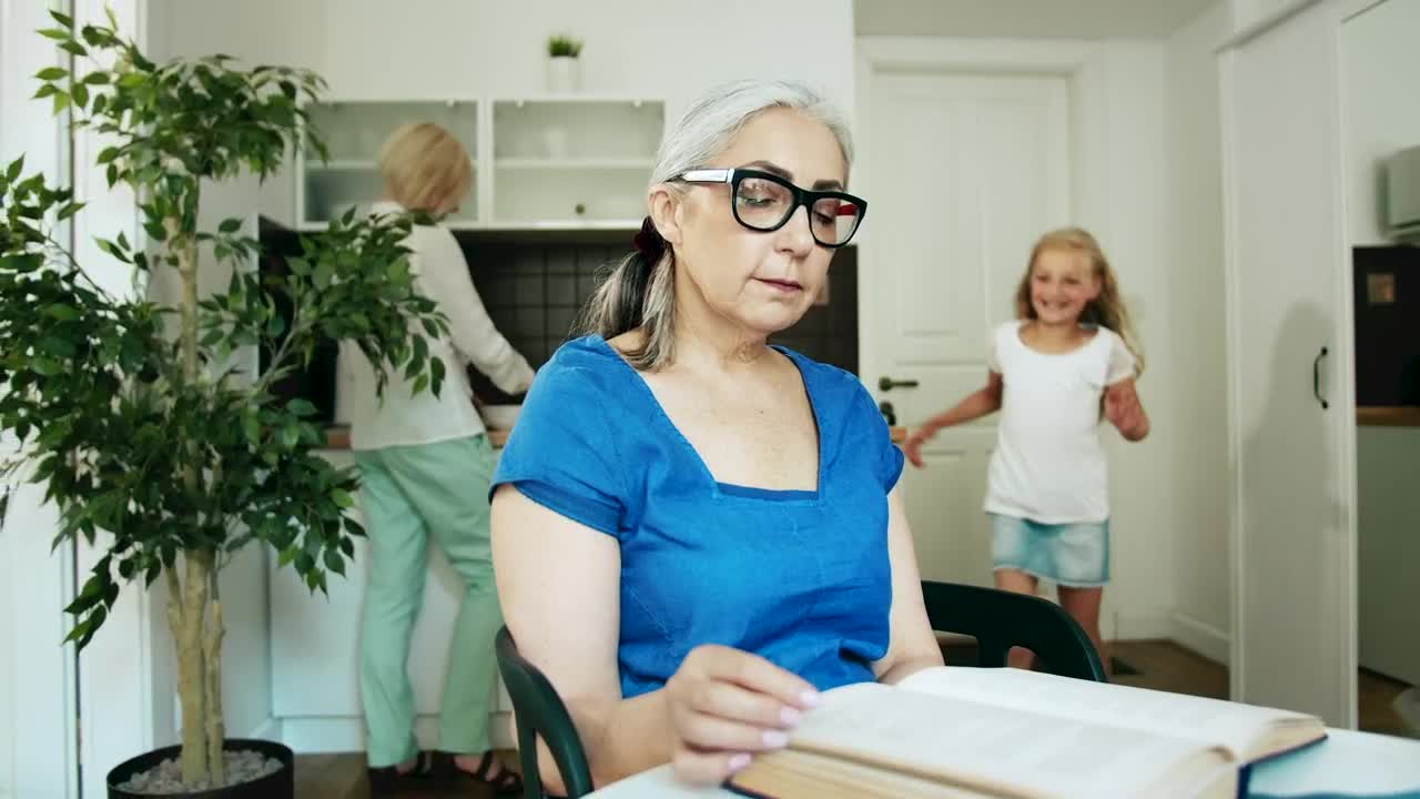 Stock Video Grandmother Receiving A Visit From Her Granddaughter Live Wallpaper For PC - Free Download