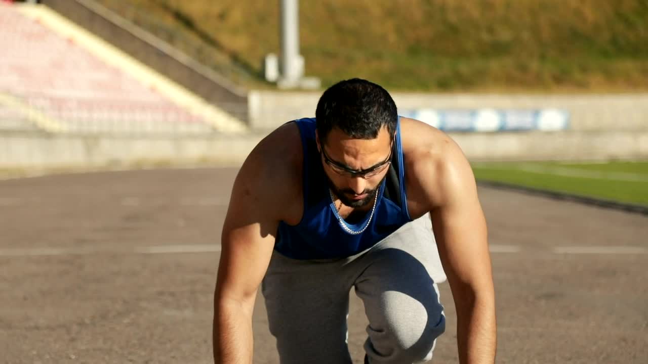 Free Stock Video Runner Summons Motivation At Start Of Race Live Wallpaper - Free Download