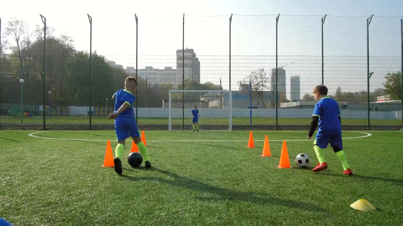 Free Stock Video Young Soccer Players Training Live Wallpaper - Free Download