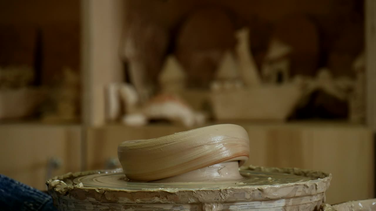 Video Stock Pottery Wheel Starting To Spin Live Wallpaper Free - Free Download