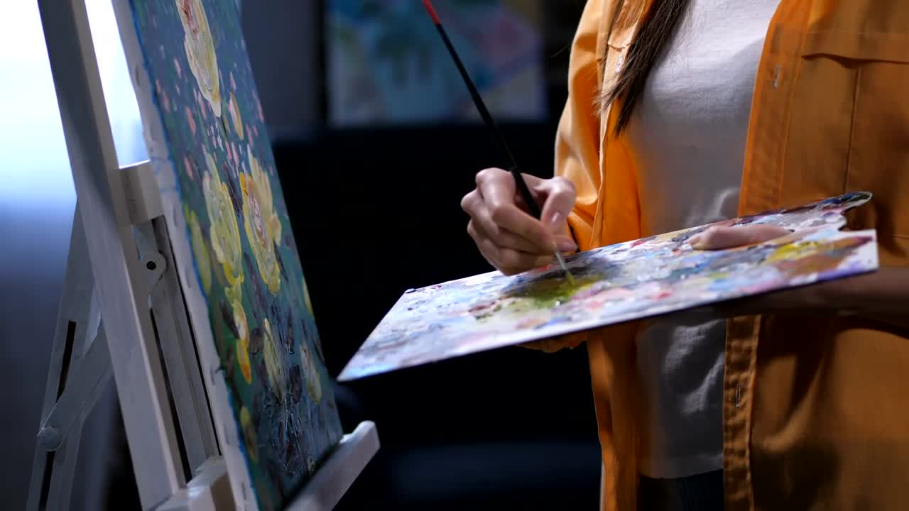 Free Stock Video Woman Painting A Picture With Brush Close Up Live Wallpaper - Free Download