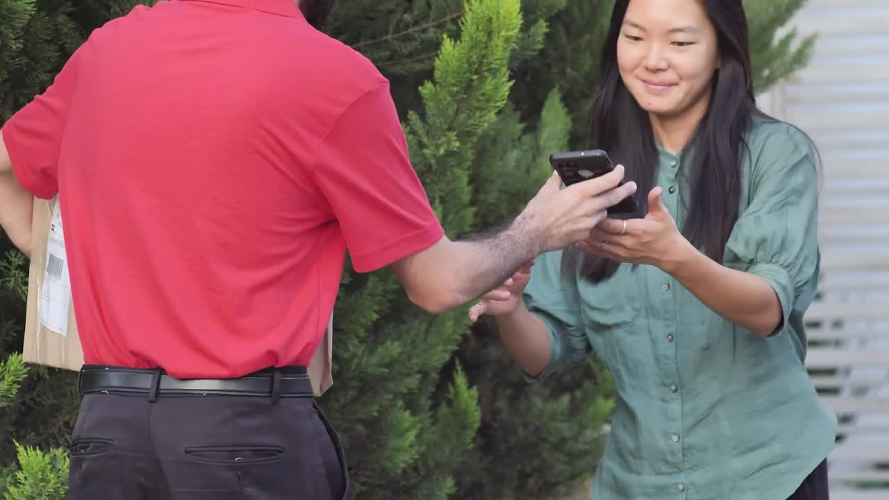 Free Stock Video Woman At The Door Of Her House Receives A Parcel Live Wallpaper - Free Download