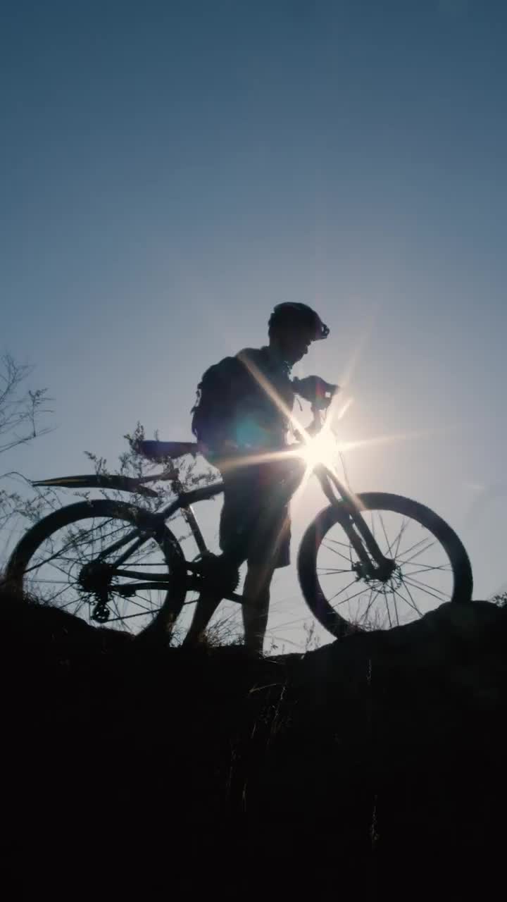 Free Stock Video Silhouette In Front Of The Sun Of A Cyclist Outdoors Live Wallpaper - Free Download