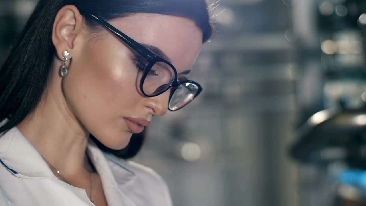 Free Stock Video Woman Working On Tablet In Factory Live Wallpaper - Free Download
