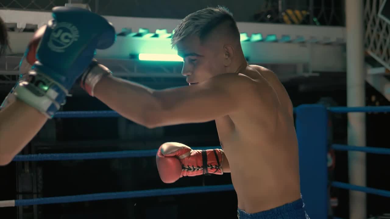 Free Video Stock Slow Motion Video Of A Boxing Fight Live Wallpaper - Free Download