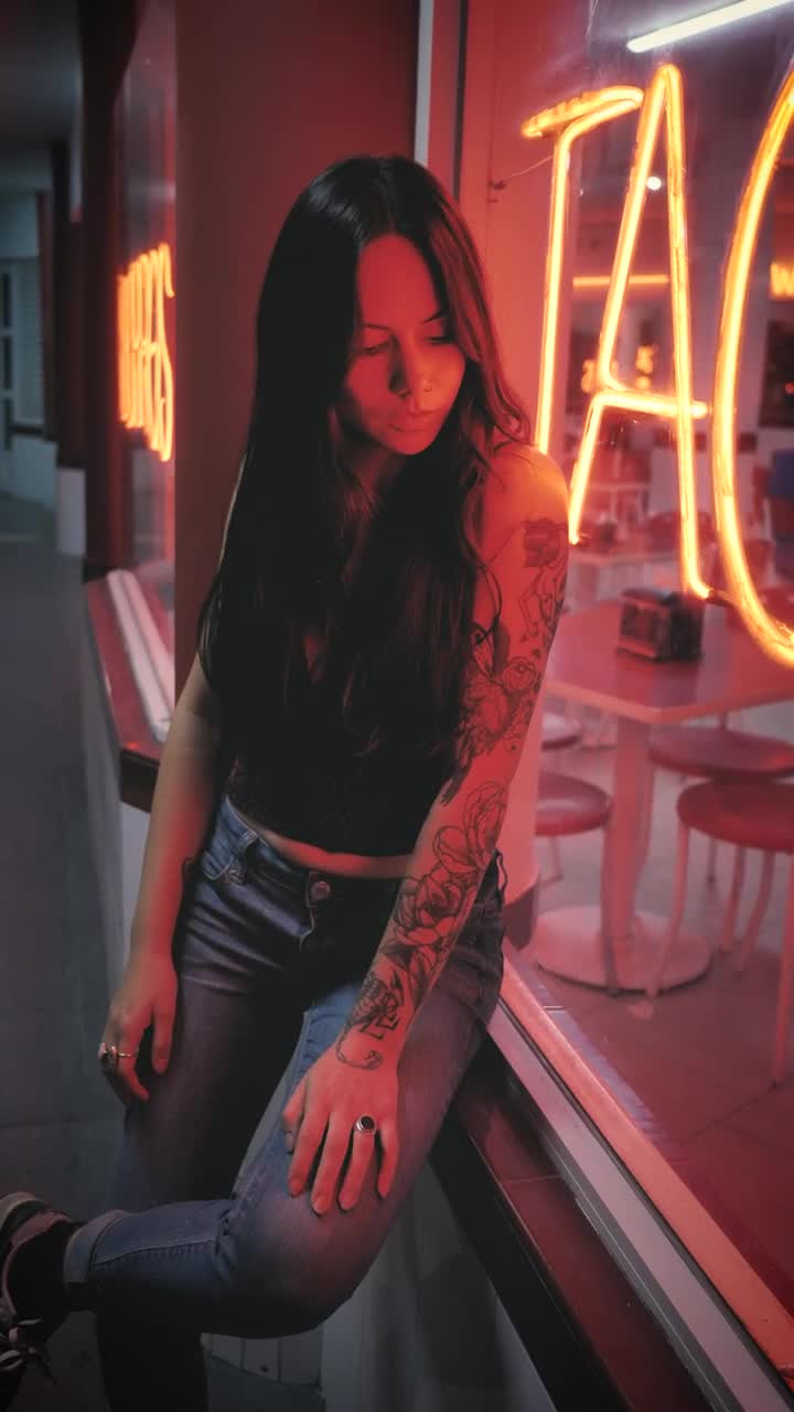 Stock Footage Urban Trendy Girls Portrait At Night Live Wallpaper - Free Download