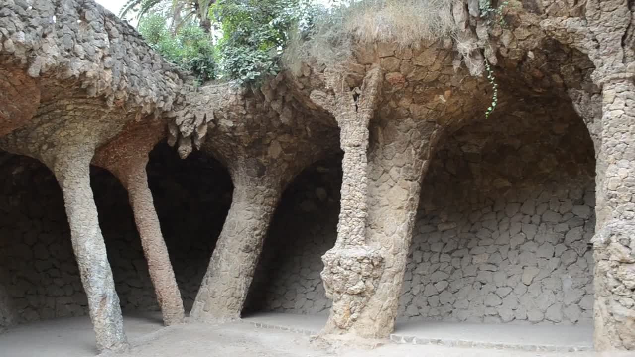 Stock Video Gaudi Stone Columns Live Wallpaper For PC - Free Download