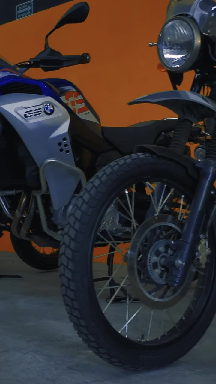 Free Stock Video Row Of Motorcycles In A Garage Live Wallpaper - Free Download