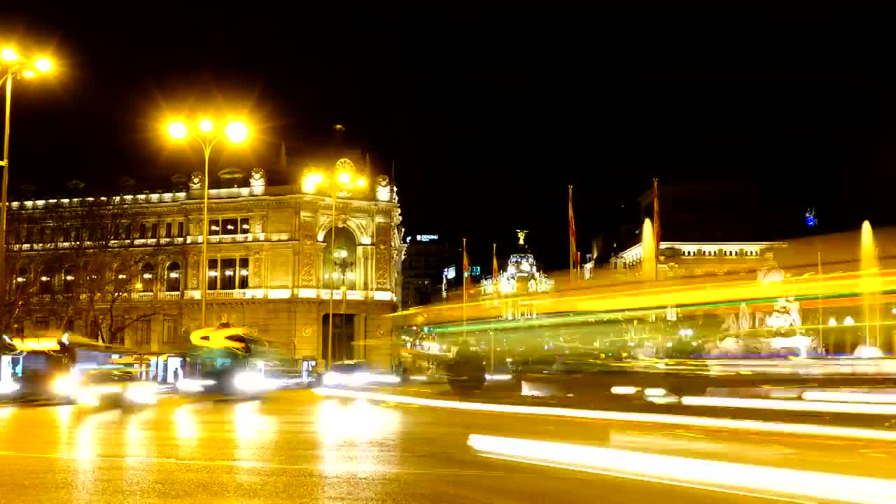 Free Stock Video Roundabout Fountain With Traffic In European City Live Wallpaper - Free Download