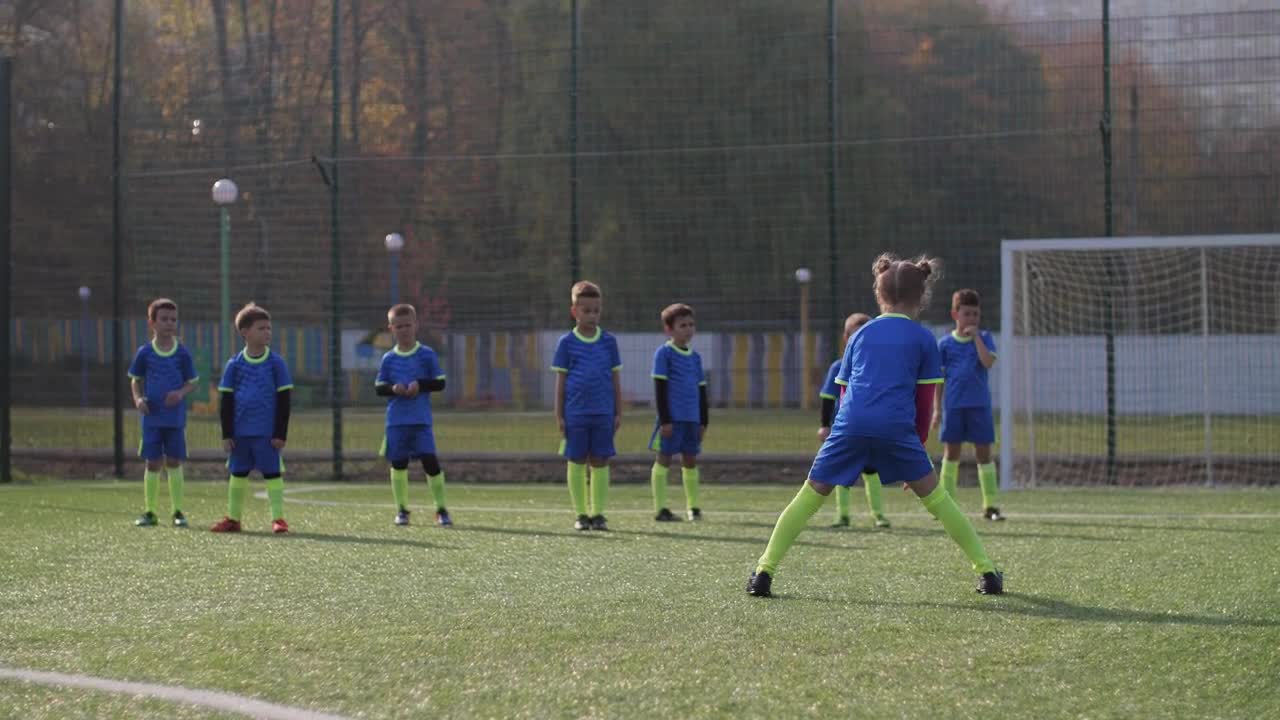 Free Video Stock Soccer Players Stretching During Training Live Wallpaper - Free Download