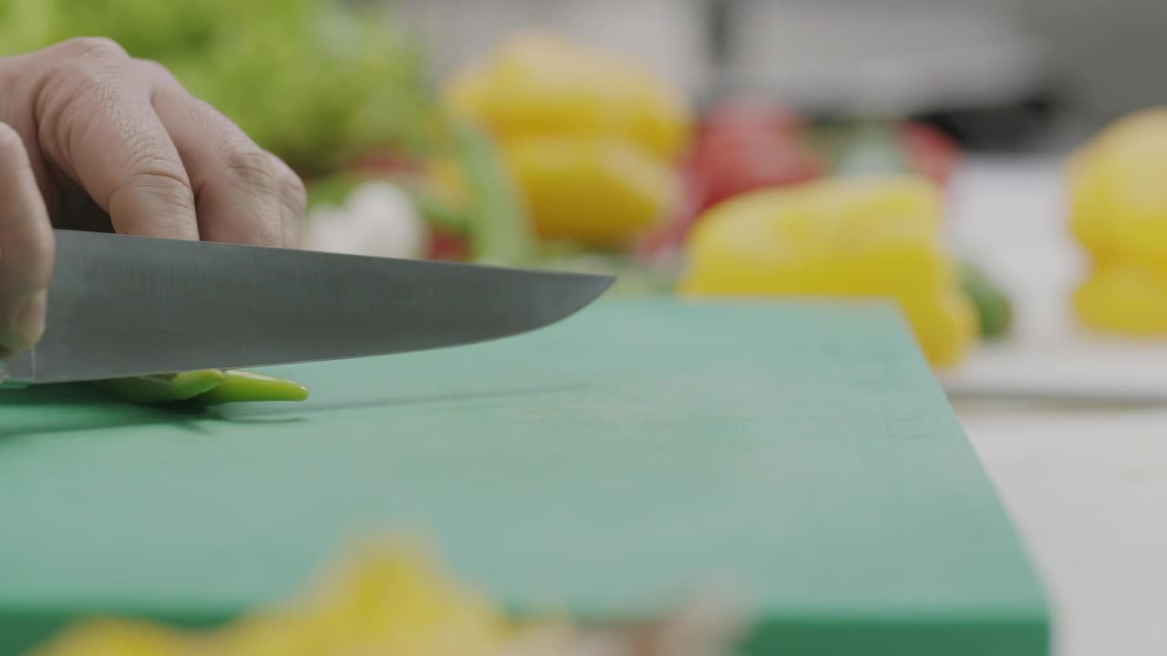 Video Stock Chopping Up Beans Live Wallpaper For PC - Free Download