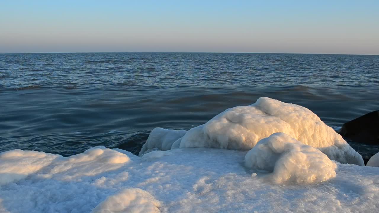 Stock Video Edge Of A Glacier Live Wallpaper For PC - Free Download