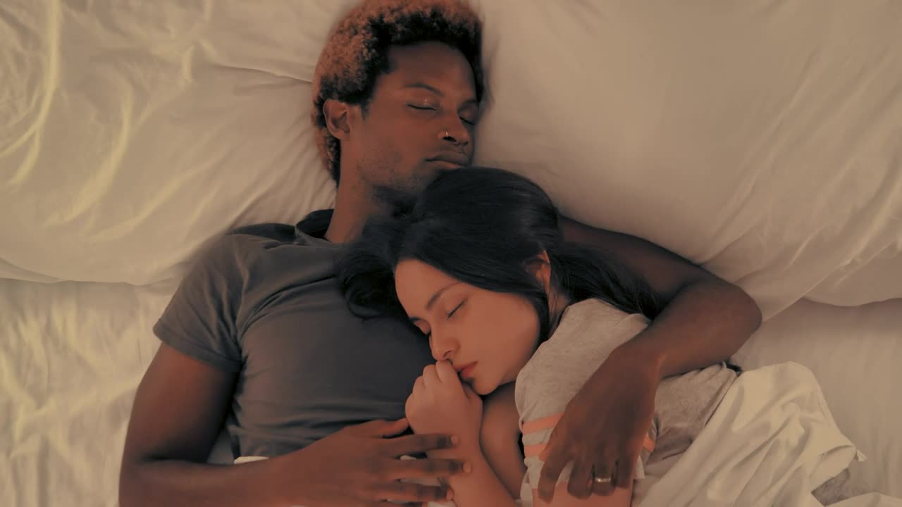 Stock Video Couple Sleeping Live Wallpaper For PC - Free Download