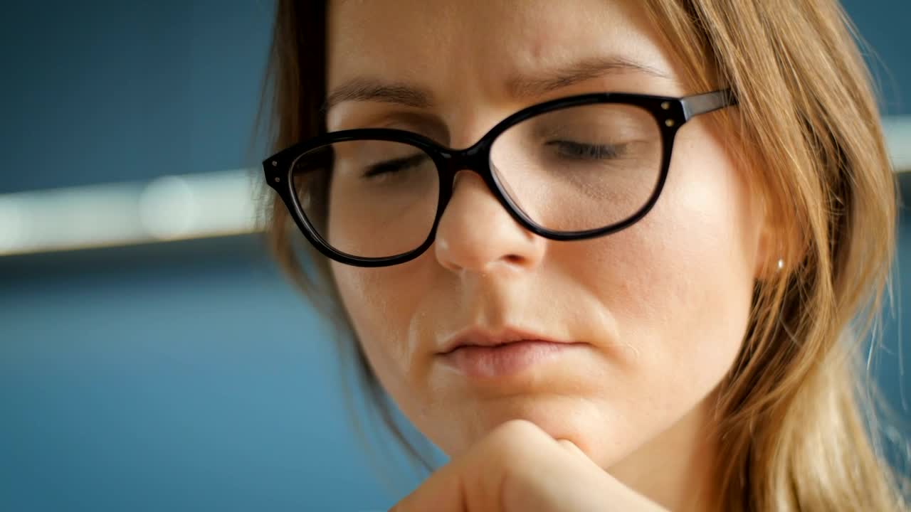 Video Stock Close Up Of A Woman Thinking Live Wallpaper For PC - Free Download