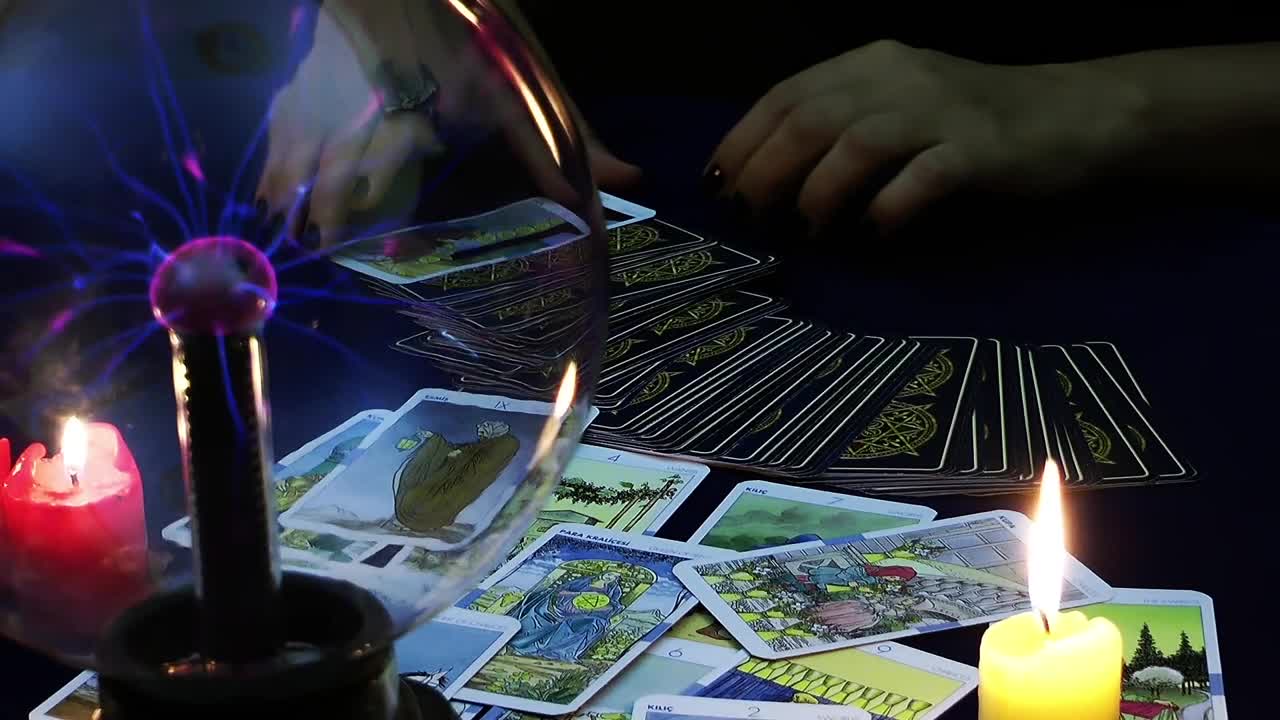 Video Stock Person Reading The Tarot Live Wallpaper Free - Free Download