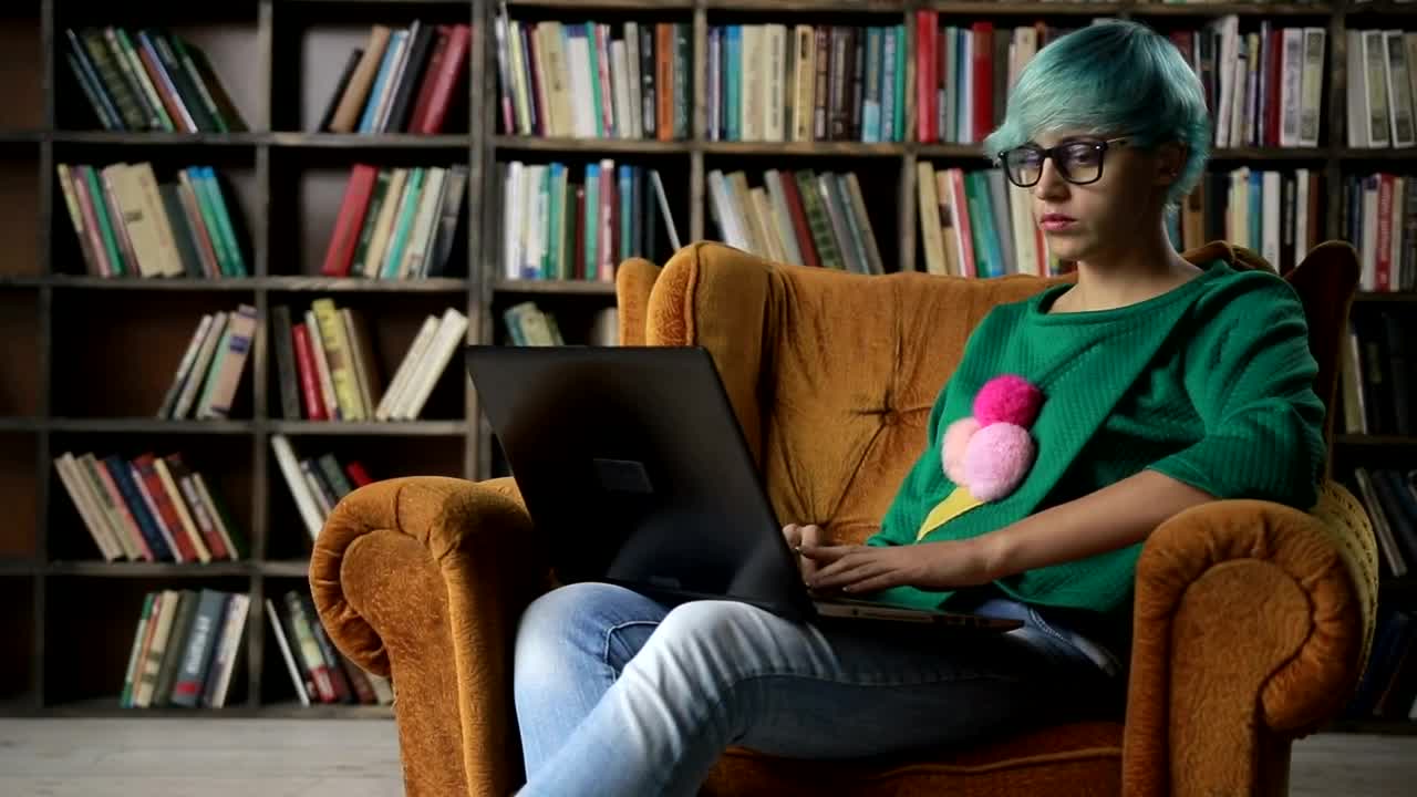 Stock Video Freelancer Working On Her Laptop Live Wallpaper For PC - Free Download