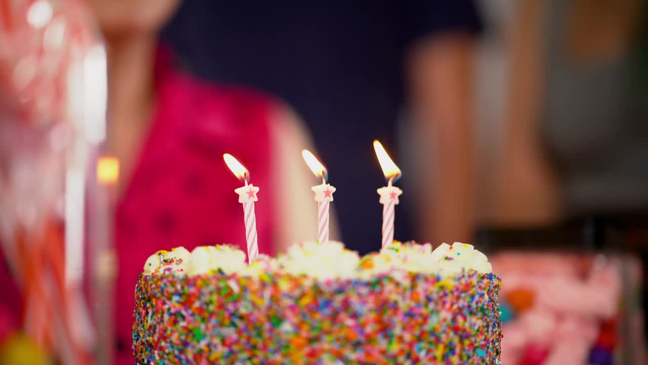 Video Stock Candles On A Cake Being Extinguished By The Celebrated Live Wallpaper For PC - Free Download