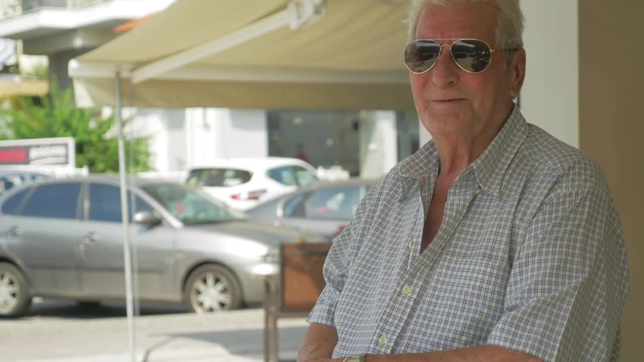 Stock Video Elderly Man Wearing Sunglasses Live Wallpaper For PC - Free Download