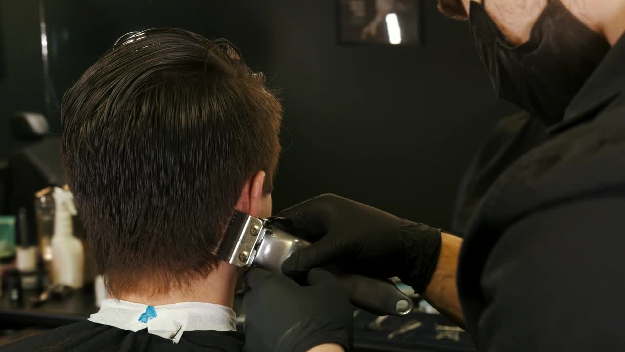 Free Video Stock Stylist Cutting A Boys Hair In A Beautician Live Wallpaper - Free Download
