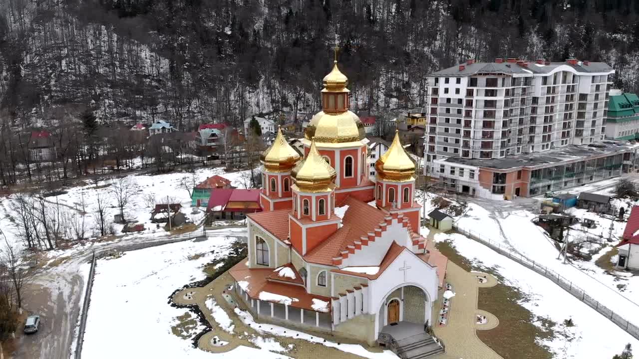 Free Stock Video Ukrainian Church With Golden Domes In The Winter Live Wallpaper - Free Download