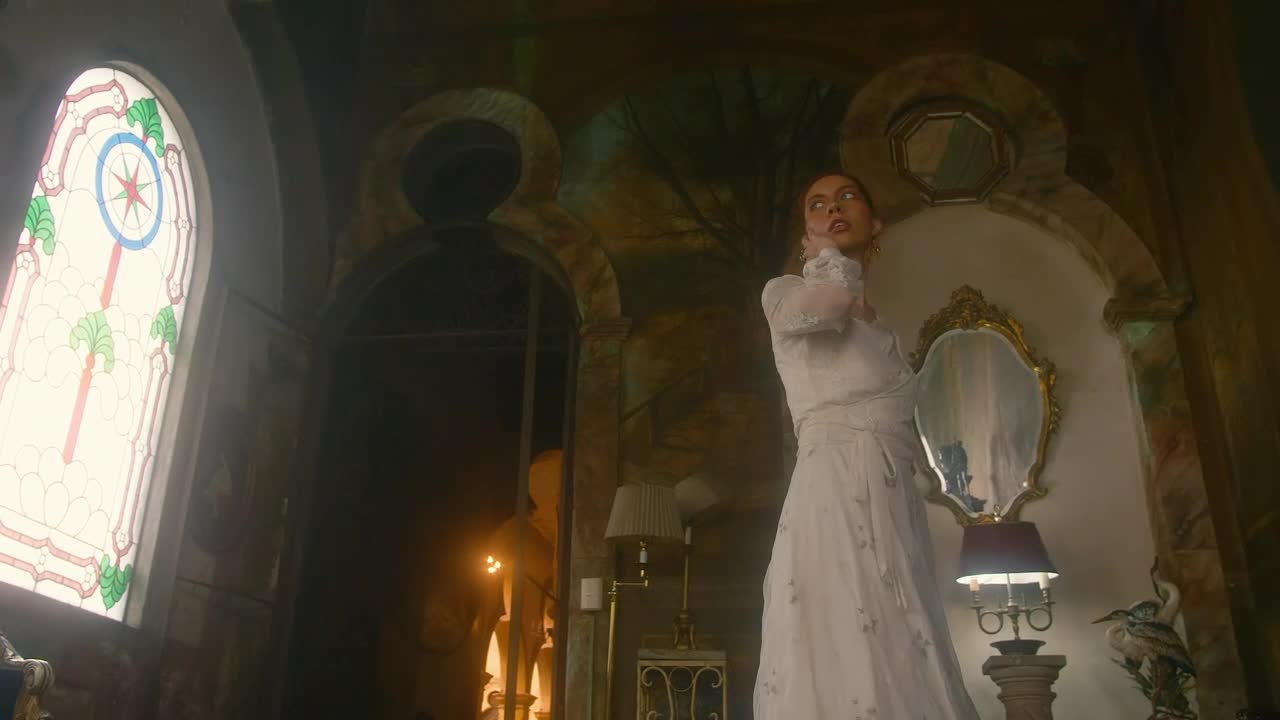 Free Stock Video Woman In A White Dress Models In A Vintage Room Live Wallpaper - Free Download