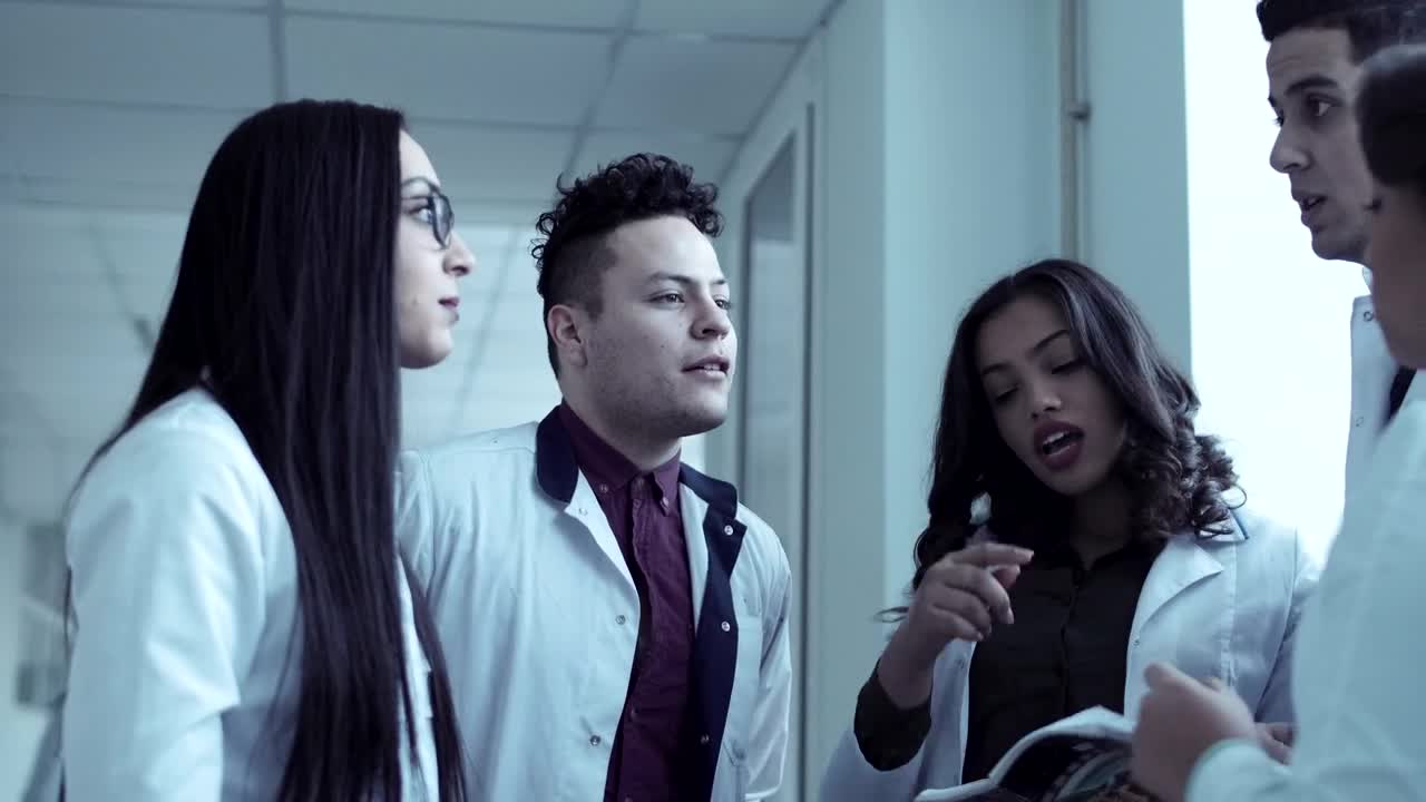 Stock Video Medical Students Having A Conversatio Animated Wallpaper - Free Download