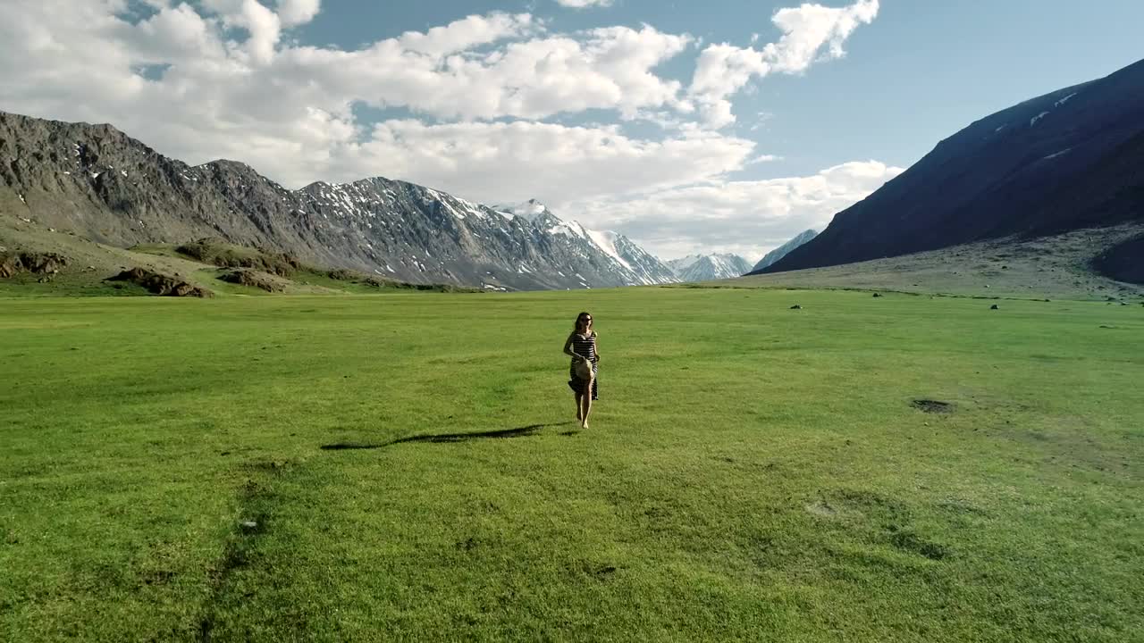 Stock Video Happy Woman Running On The Meadow Animated Wallpaper - Free Download