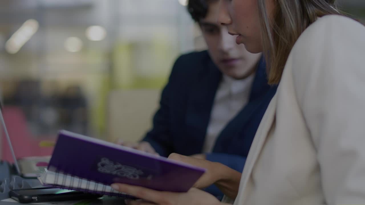 Free Stock Video Young People Working Together In The Office Live Wallpaper - Free Download