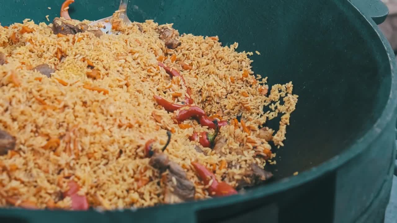 Stock Video Large Casserole Cooking Rice Animated Wallpaper - Free Download