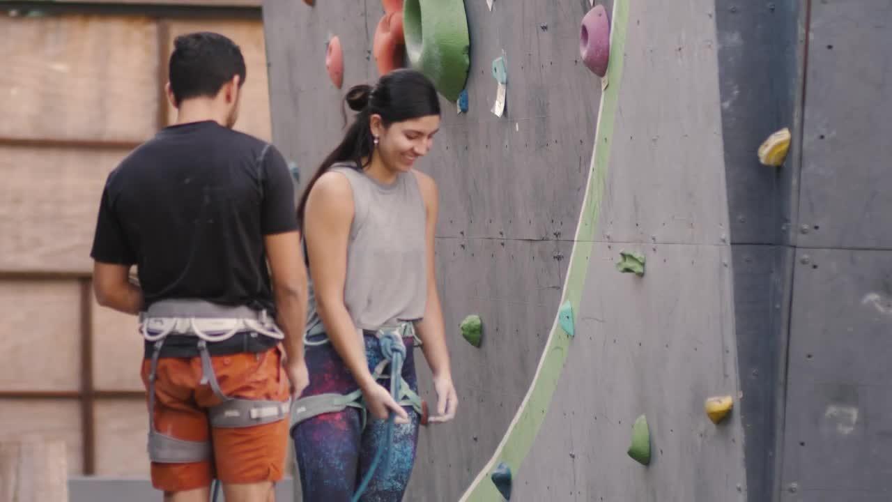 Free Stock Video Woman Starting To Climb A Mountaineering Wall Live Wallpaper - Free Download