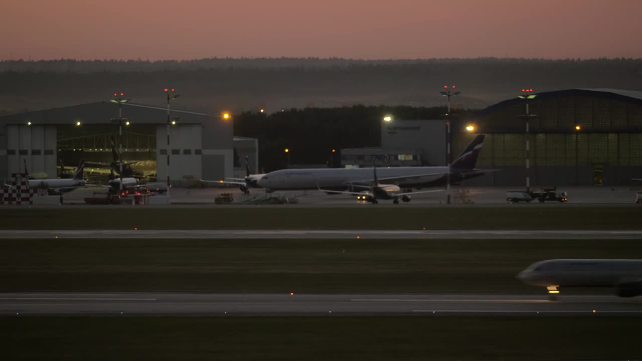 Stock Video Departure From An Airport Live Wallpaper For PC - Free Download