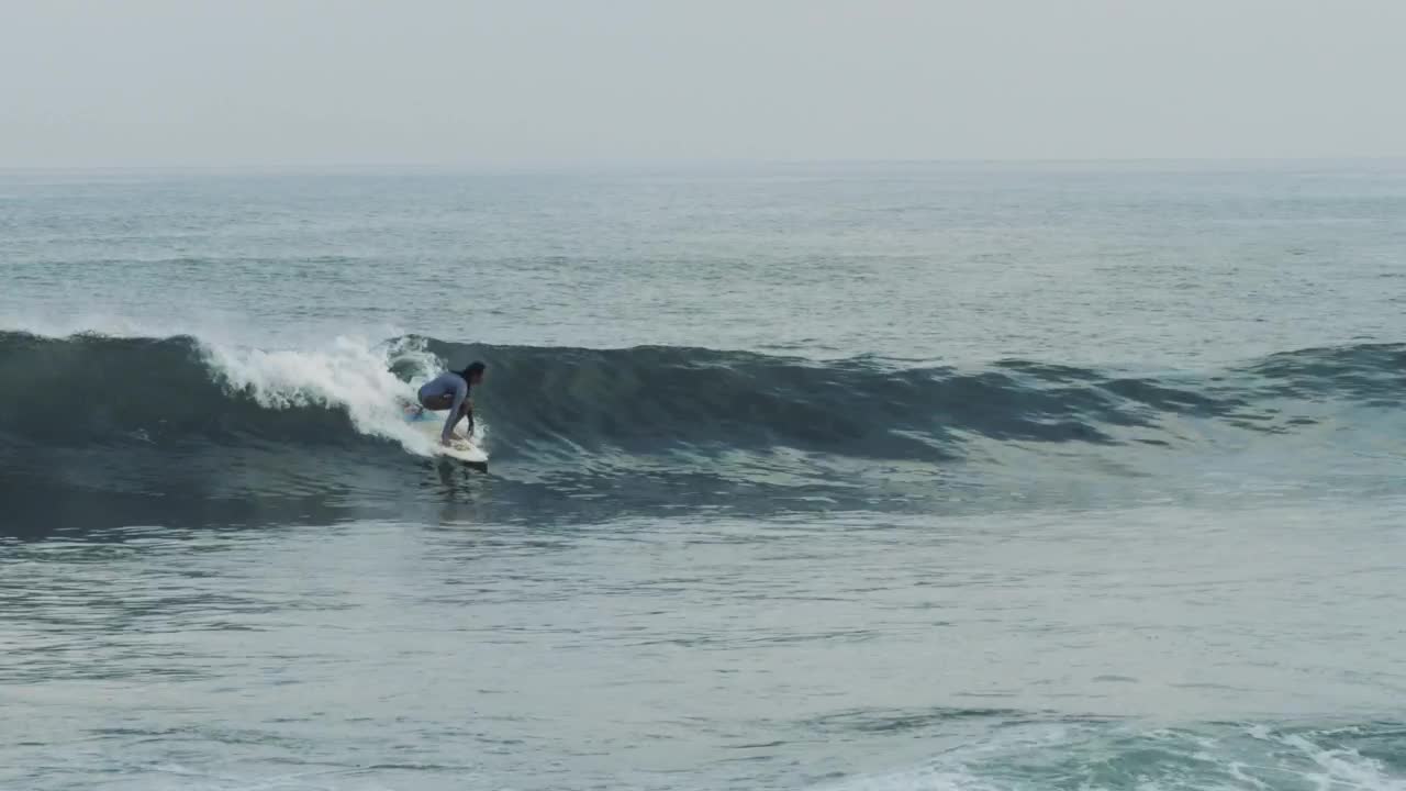 Video Stock Person Surfing Live Wallpaper Free - Free Download