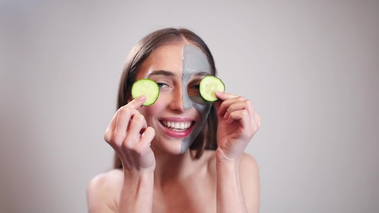 Video Stock Portrait Of A Smiling Woman With Skin Mask Live Wallpaper Free - Free Download
