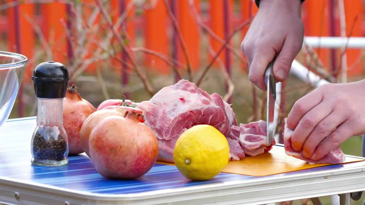 Stock Video Men Slicing Meat For Bb Animated Wallpaper - Free Download