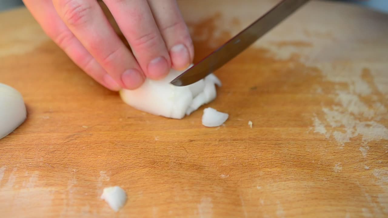 Video Stock Preparing An Onion For Soup Live Wallpaper Free - Free Download