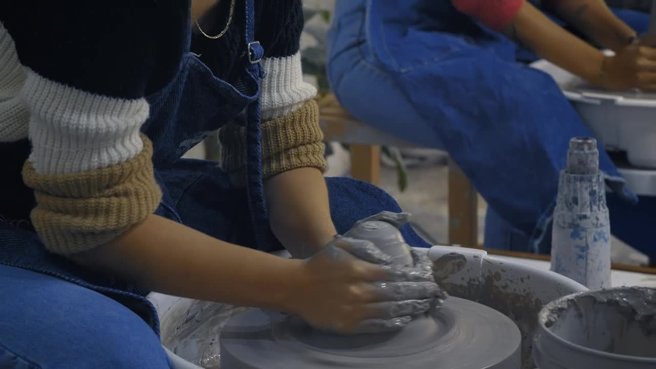 Free Stock Video Two Girls Molding Clay During A Pottery Class Live Wallpaper - Free Download
