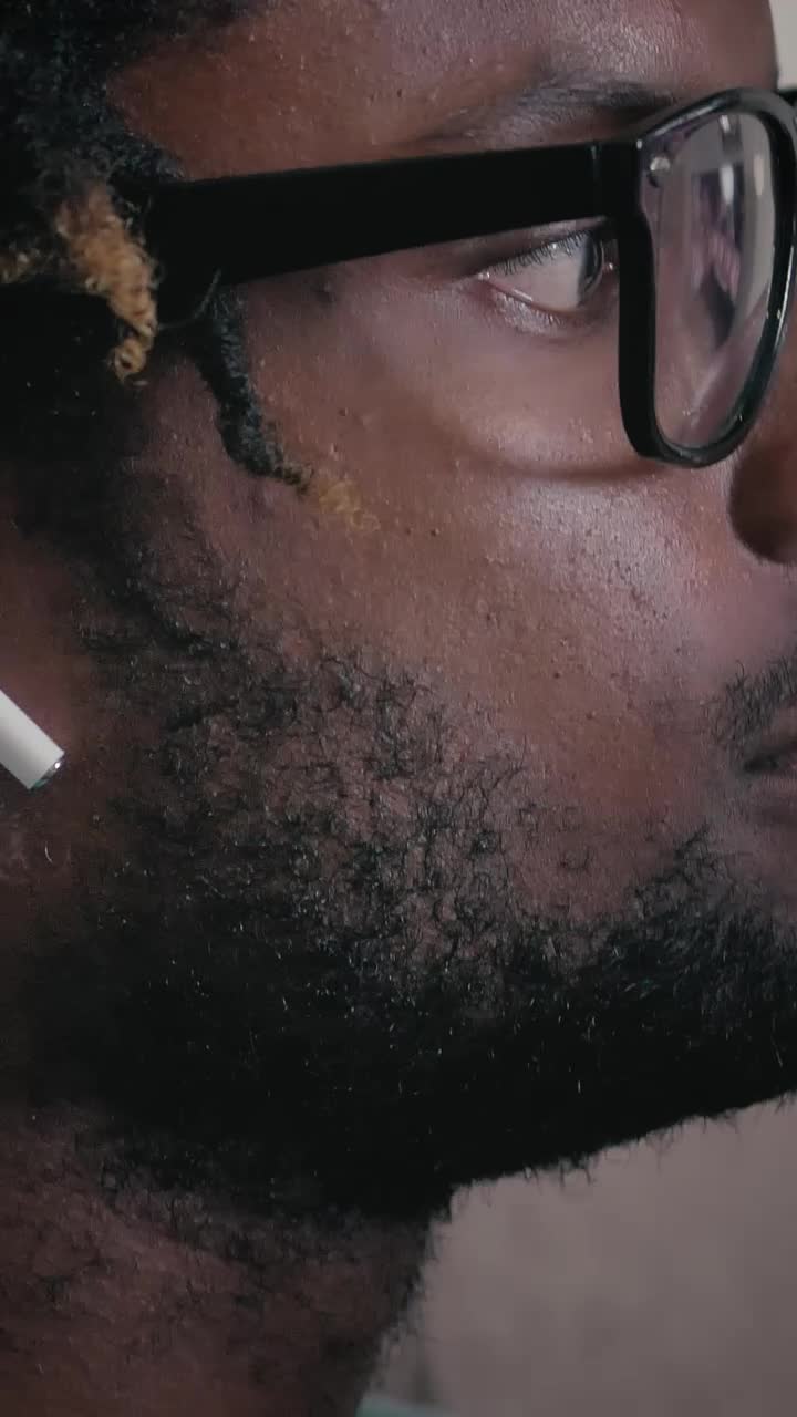 Free Stock Video Wireless Headset In A Mans Ear Live Wallpaper - Free Download