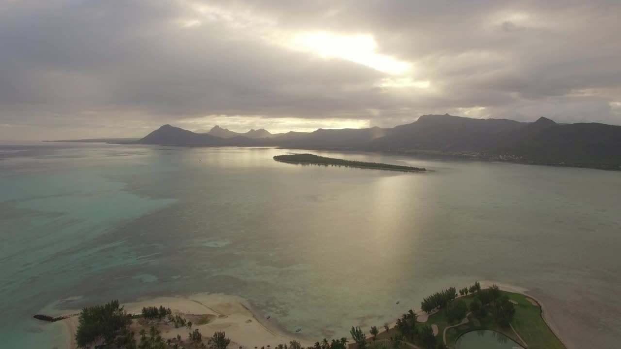 Stock Video Distant Mountains With Low Clouds Live Wallpaper For PC - Free Download