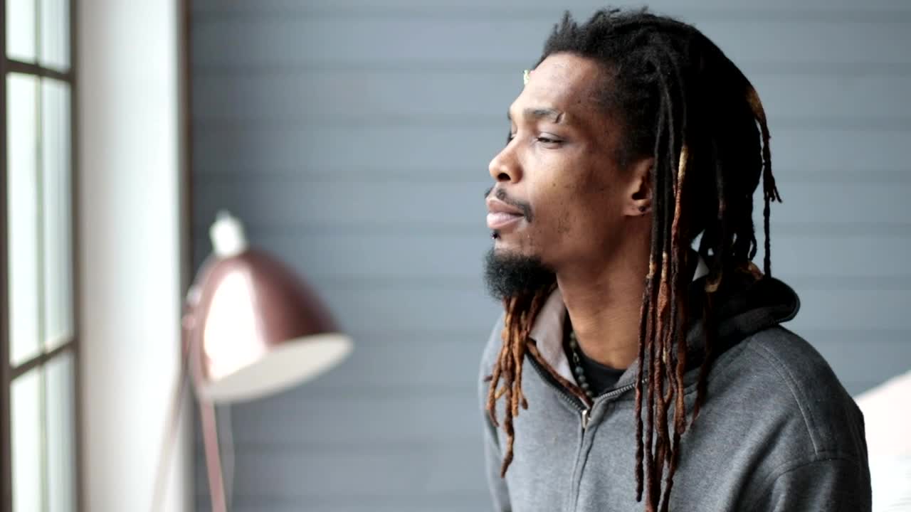Video Stock Portrait Of A Man With Dreadlocks Smiling Live Wallpaper Free - Free Download