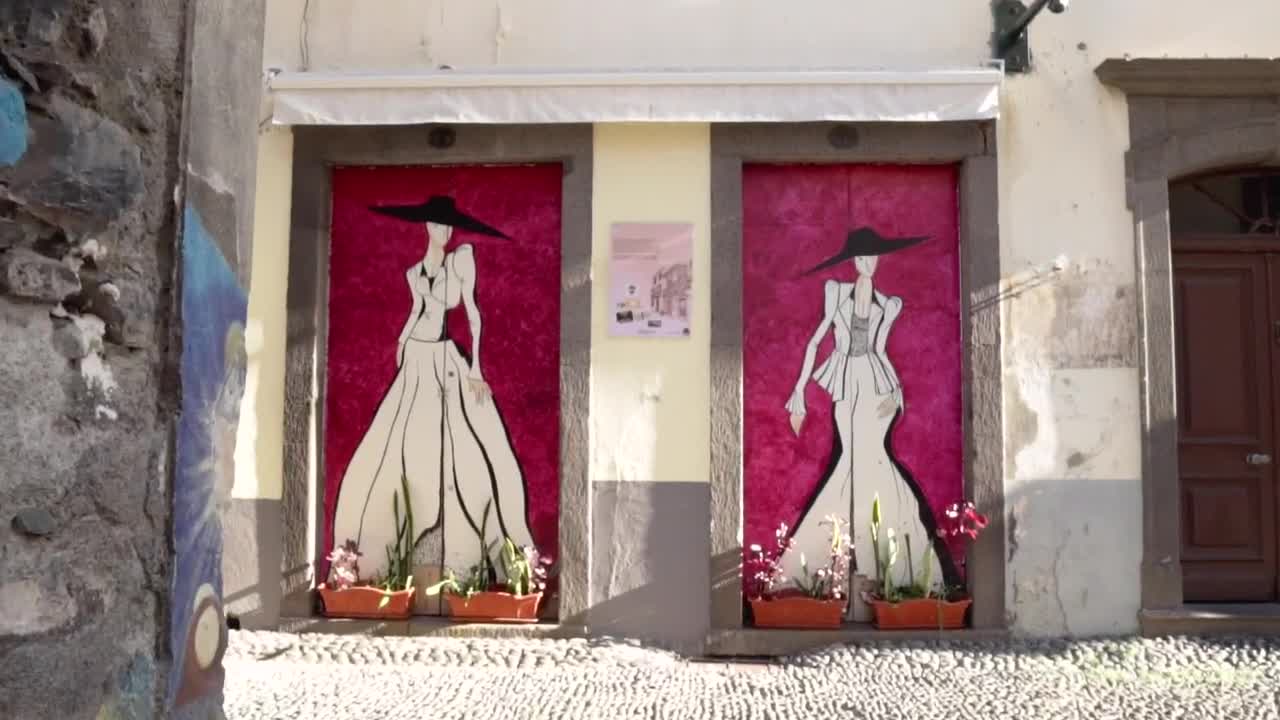 Video Stock Clothing Shop With Art On Its Doorstep Live Wallpaper For PC - Free Download