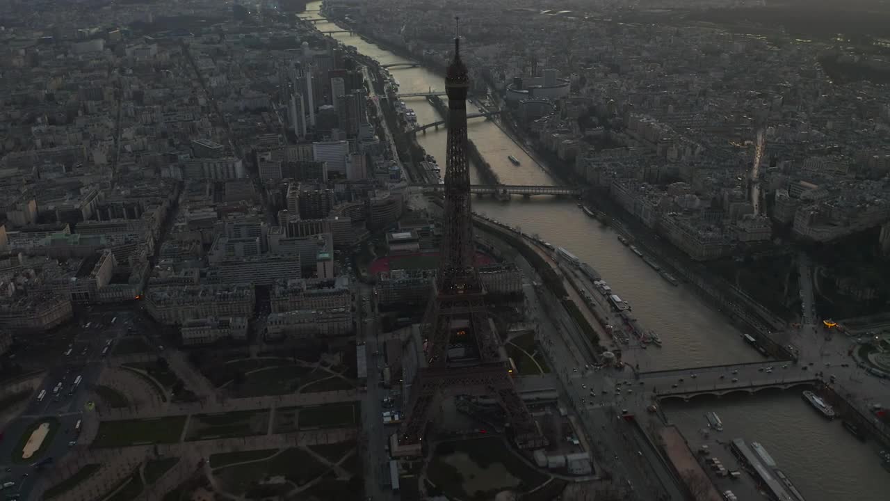 Stock Video High View Of The Eiffel Tower And The Seine River Animated Wallpaper - Free Download