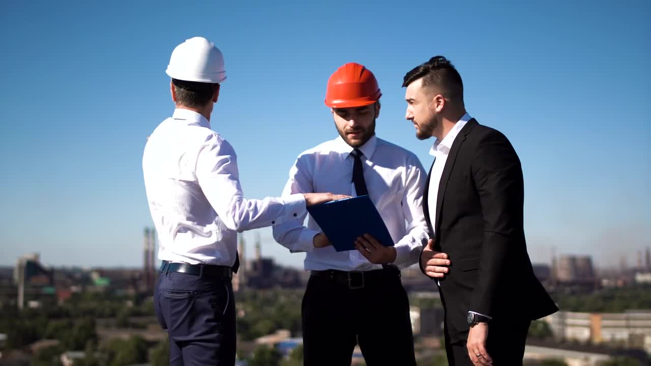 Video Stock Businessman Talking With Engineers Live Wallpaper For PC - Free Download