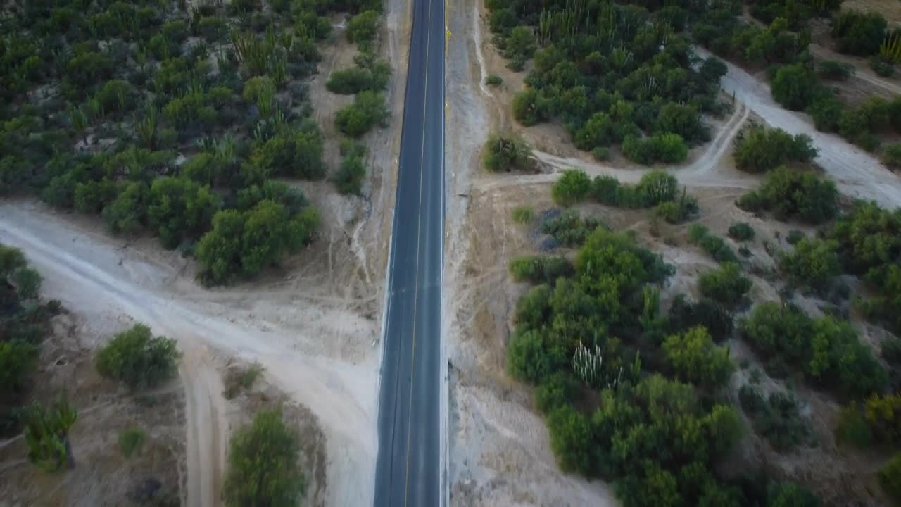 Free Stock Video Traveling A Long Road From The Heights Live Wallpaper - Free Download