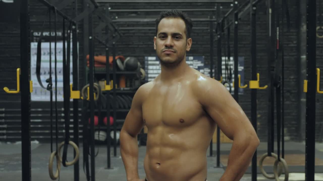 Stock Video Fitness Man At A Crossfit Gym Live Wallpaper For PC - Free Download