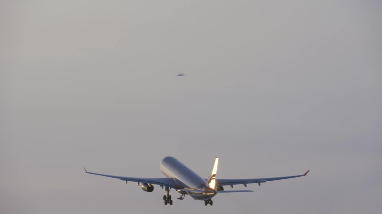 Video Stock Plane Landing Gear Going Up Live Wallpaper Free - Free Download
