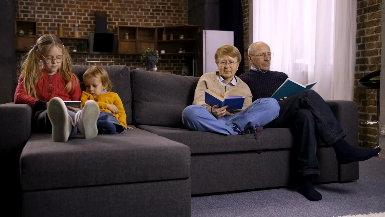 Stock Video Family Quietly Spending Time Together Live Wallpaper For PC - Free Download